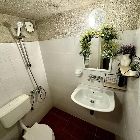 Sweet Spot: & Cozy *