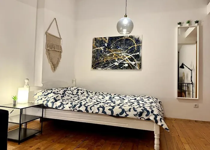 Sweet Spot: & Cozy Sofia